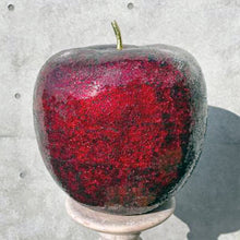 画像をギャラリービューアに読み込む, 毒リンゴ アートオブジェ 中 インテリア りんご 店舗 開店祝い 大型 贈り物 高級 置物 FRP300
